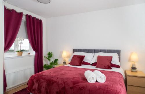 Dalgety Bay Villa | Tranquil Coastal Getaway Home