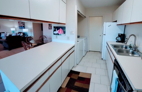 Estate Altona Condo | Tranquil Comfort in Paradise, Location, Location, Location with Views