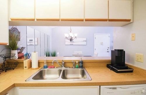 Venice Condo | Tranquil condo minutes from Venice Beach - Beach Bungalow