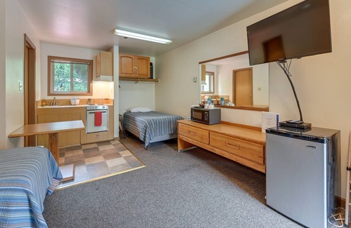 Cooper Landing Apartment | Tranquil Cooper Landing Studio w/ Mountain Views!