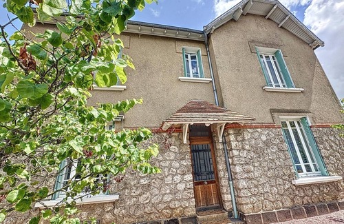 La Ferte-Hauterive Cottage | Tranquil cottage with garden, parking and Wi-Fi in La Ferté-Hauterive