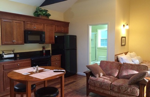 Trinidad Cottage | Tranquil Cottage with modern amenities of home, located near beaches and parks