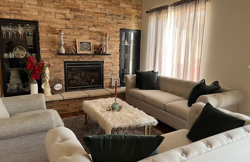 Burbank House | Tranquil Country Home King+Queen/Pet Friendly- Near Ponca State Park