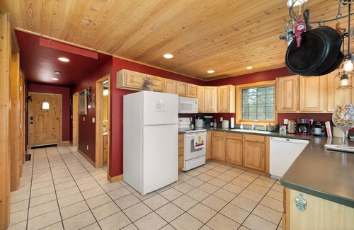 Cheney House | Tranquil Country Lodge Getaway with Hot Tub! Privacy & Serenity Abound.
