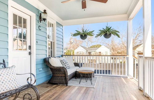 Cannonborough Elliotborough House | Tranquil Courtyard Retreat - 1 Block to King St!