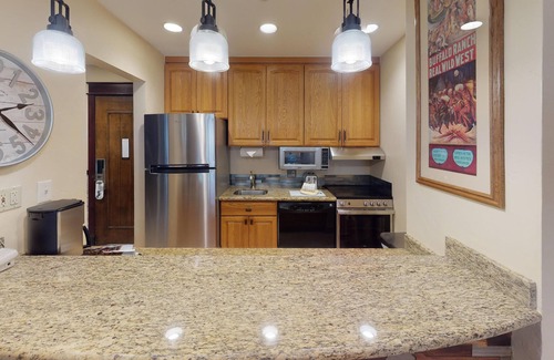 Vail Condo | Tranquil Creekside Retreat - Bfast & Hskping Incl!