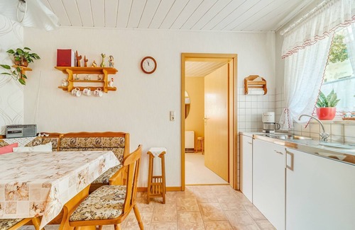 Dornthal Apartment | Tranquil Stay in Dörnthal