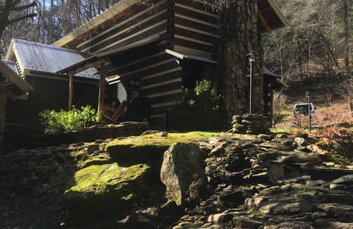 Ferguson House | Tranquil Elegance, Secluded & Romantic-Luxury Retreat by Beautiful Creek