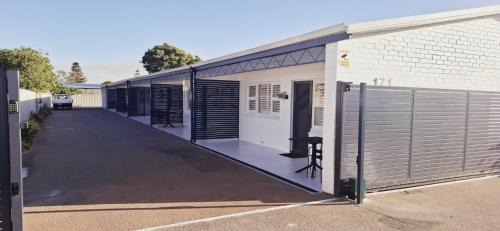 Rockingham Apartment | Tranquil Escape by Rockingham Jetty - Hosted by Canstay