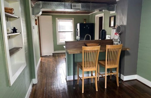 Simmonsville House | Tranquil Escape in New Castle