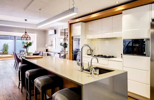 Sea Point Villa | Tranquil Escape in Sea Point Aureto