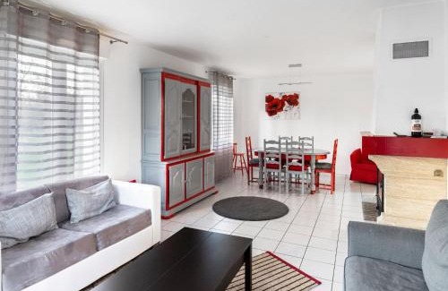 Englesqueville-la-Percee House | Tranquil Garden Retreat by the Sea