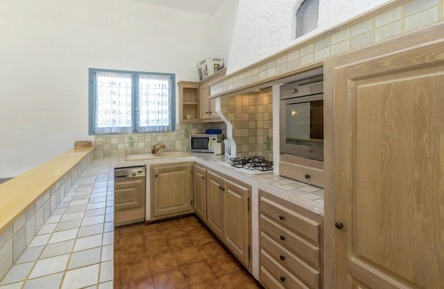 La Caravane Villa | Tranquil Villa Getaway with Pool