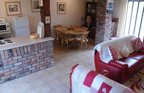 Sainte-Marguerite-d'Elle House | Tranquil Cottage in Normandy