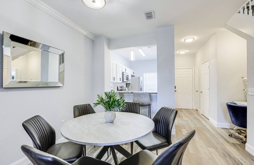 Gainesville House | Tranquil Gainesville Gem w/Lanai & Pool Access!