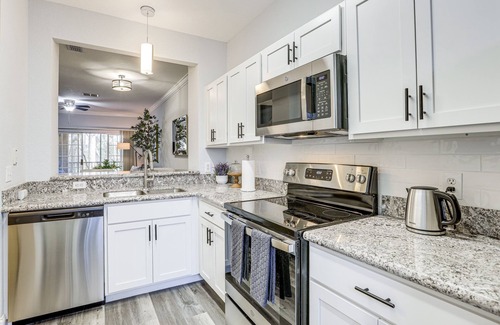 Gainesville House | Tranquil Gainesville Gem w/Lanai & Pool Access!