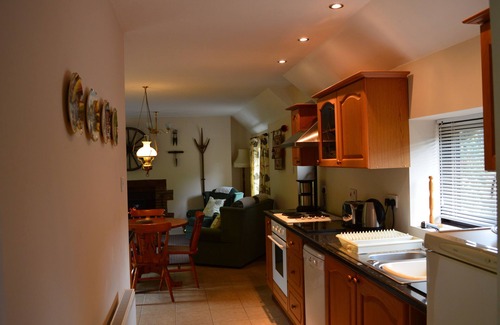 St Leonards-On-Sea Cottage | Tranquil, well-equipped Cottage in historic '1066 Country'.