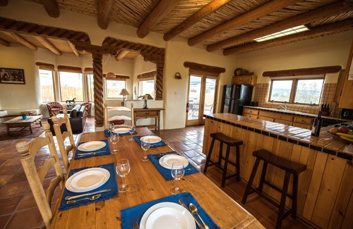 El Prado House | TRANQUIL GET AWAY between Taos & Ski Valley