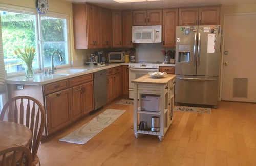 Goleta House | Tranquil Goleta 3/2 Home, Pool & Spa, WIFI, near Beaches, Golf, UCSB, Fun/Relax!