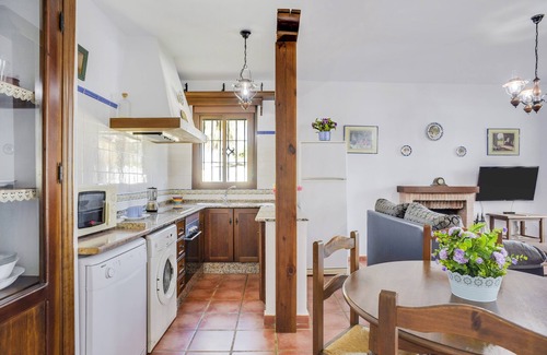 Conil de la Frontera House | Tranquil Home Casa Villanueva 2 with Private Pool, Terrace, Garden & Wi-Fi