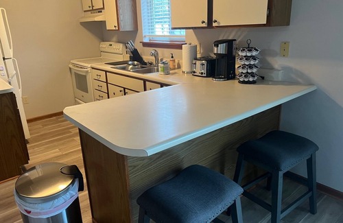 Bellevue House | Tranquil Haven: Fully Furnished 3 Bedroom, 2 Bath - 8 Miles to Lambeau Field