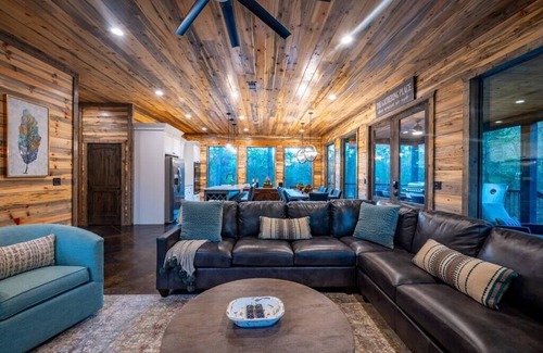Hochatown Cabin | Tranquil Haven - Sleeps 21 - Modern Rustic Luxury Retreat Among the Pines!