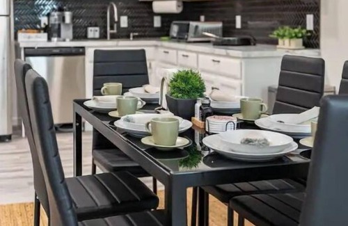 Central Colorado Springs Condo | Tranquil Haven: Luxurious and Spacious Guest Suiten