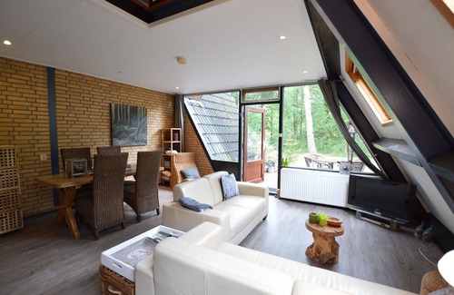 Stramproy House | Tranquil Holiday Home in Limburg amid a Forest