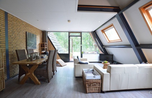 Stramproy House | Tranquil Holiday Home in Limburg amid a Forest