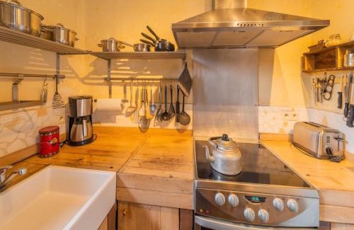 Tinlot House | Tranquil Home in Tinlot