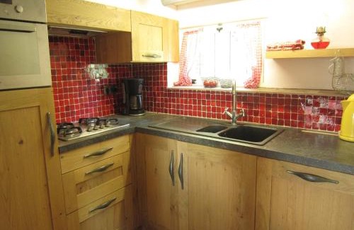 Proven House | Tranquil Home with BBQ