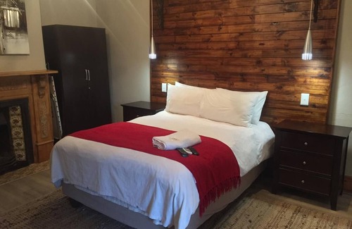Komani Bed & Breakfast | Tranquil House Bed and Breakfast