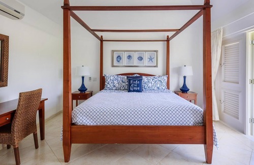Little Battaleys House | Tranquil House moments from Mullins Beach