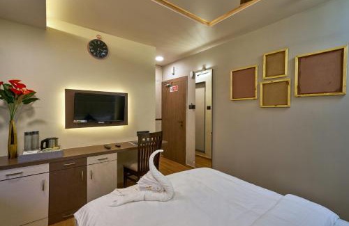 Pune Hotel | Tranquil La Casa