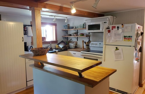 Liberty Cottage | Tranquil Lake St George Cottage