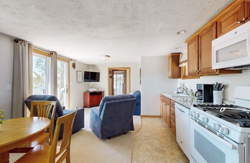 The Bays Cottage | Tranquil lakefront cottage with private beach, boat slip & fishing kayak access