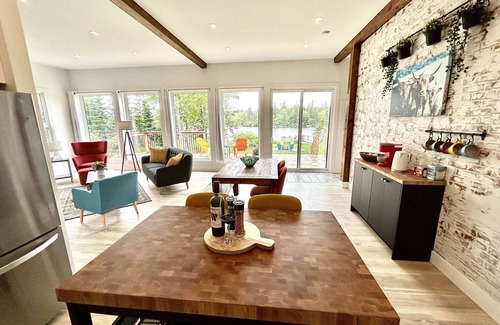 Halifax County House | Tranquil Lakeside Home w/hot tub & sauna - 20 mins from city of Halifax!