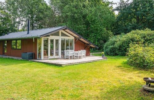 Ry House | Tranquil Lakeside Retreat in Ry-By Traum