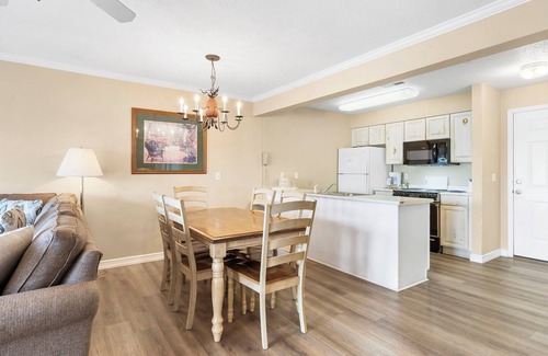 Indian Point Condo | Tranquil Lakeview: Condo with Boat Rentals
