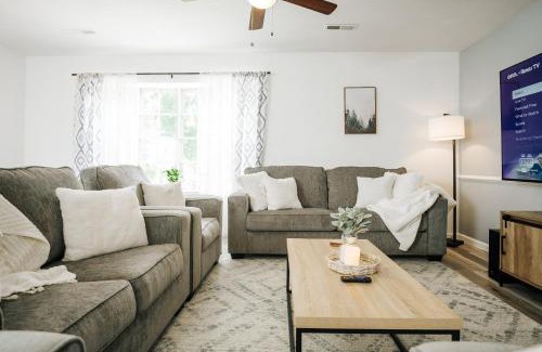 Lynchburg Apartment | Tranquil Luxury: Modern Comfort!