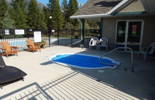 East Kootenay Condo | Tranquil MOUNTAIN-VIEW Unit Radium Hot Springs Getaway - 2bed 2bath Pool Hot tub