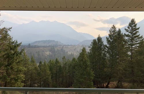 East Kootenay Condo | Tranquil MOUNTAIN-VIEW Unit Radium Hot Springs Getaway - 2bed 2bath Pool Hot tub