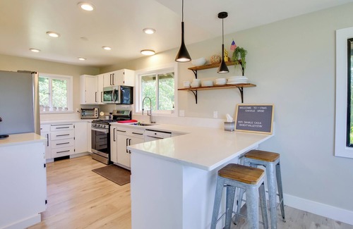 Mount Vernon House | Tranquil Mount Vernon Retreat w/ Patio & Gas Grill
