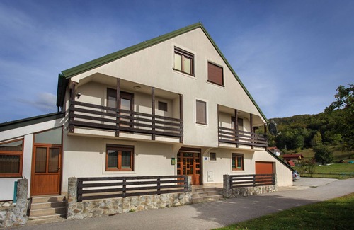 Kolasin Apartment | Tranquil Mountain Haven for 3 in Kolasin