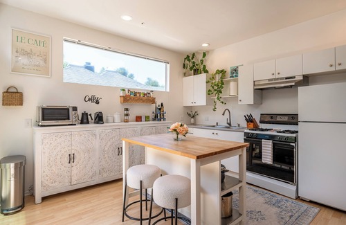 Malibu Apartment | Tranquil Mountain Retreat in Perfect Location Between Malibu & Calabasas