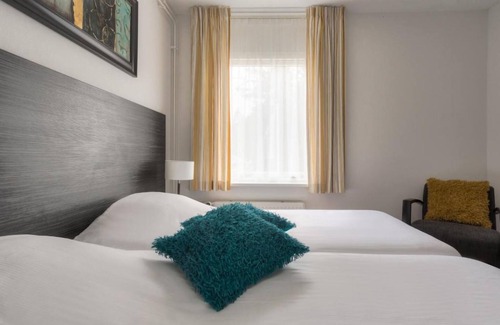 De Bult House | Tranquil Nature Stay Near Giethoorn Canals & Weerribben-Wieden Trails