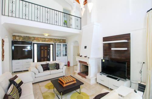 Uzumlu Villa | Tranquil Nature Villa In Yesiluzumlu By Tekce