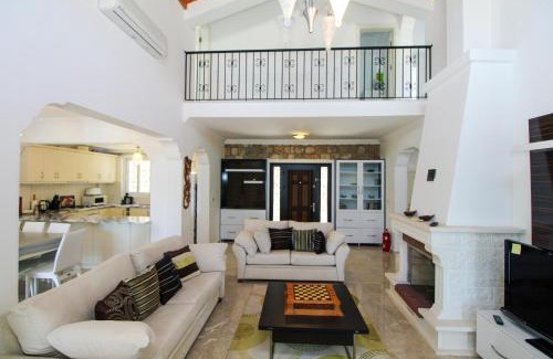 Uzumlu Villa | Tranquil Nature Villa In Yesiluzumlu By Tekce