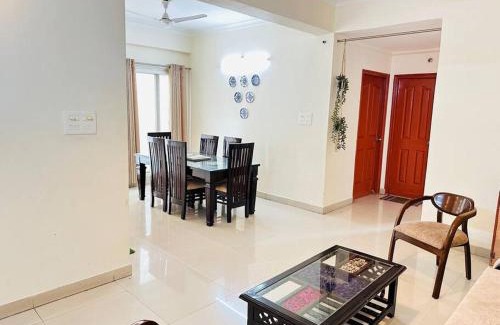 Varanasi Apartment | Tranquil (Near Ghats and Temple)