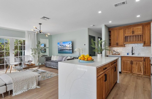 River Oaks House | Tranquil Oasis: Newly Renovated Villa, Heated Pool, Private Garden Retreat